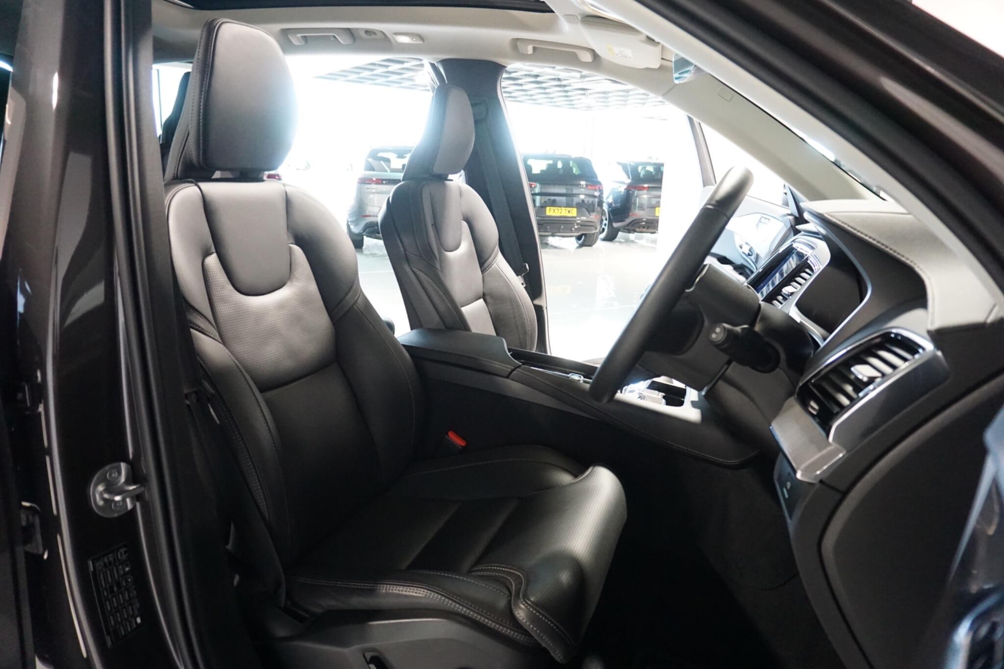 Volvo XC90 2.0 B5 MHEV Plus Edition SUV 5dr Petrol Hybrid Auto 4WD Euro 6 (s/s) (250 ps)